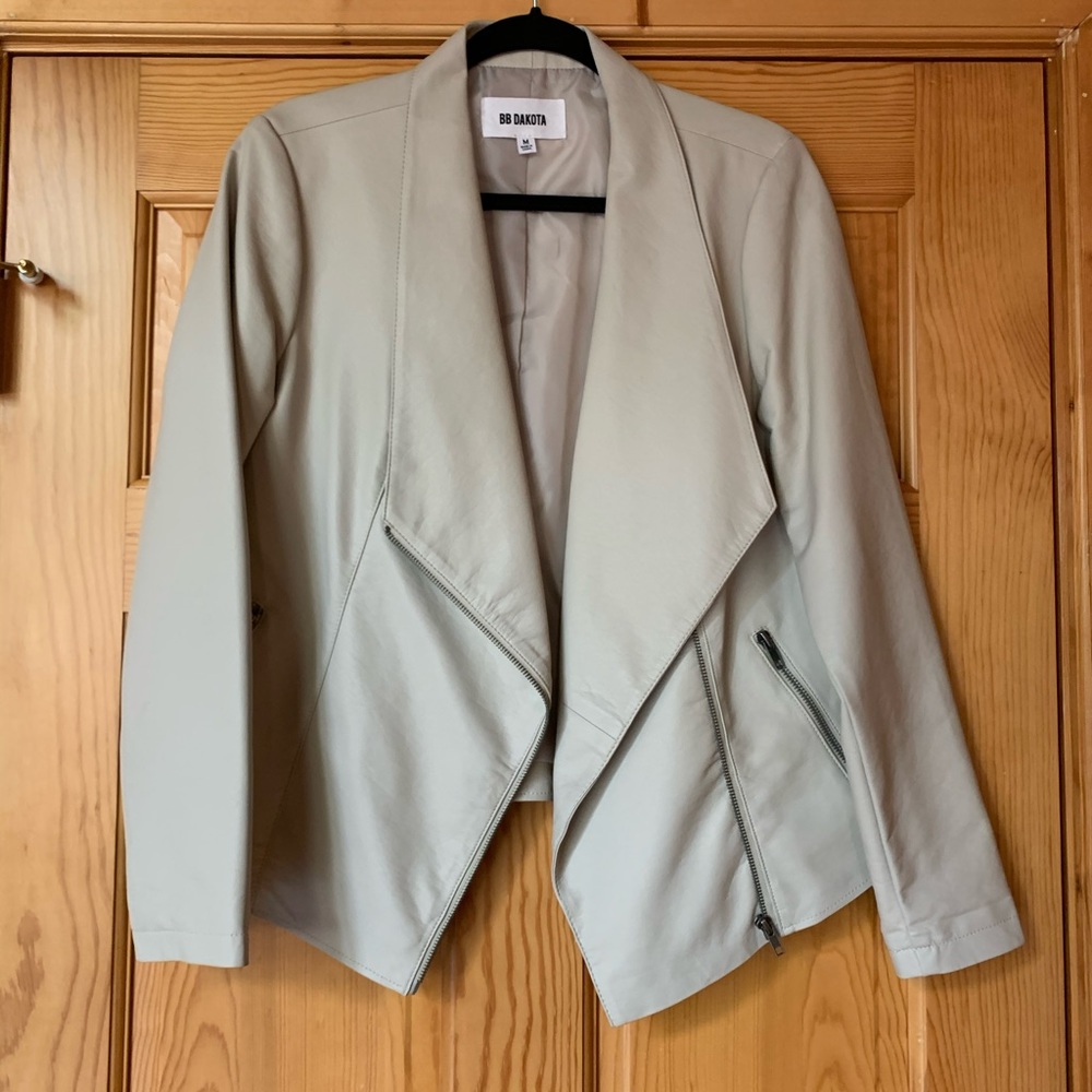 Faux Leather EUC medium cream jacket